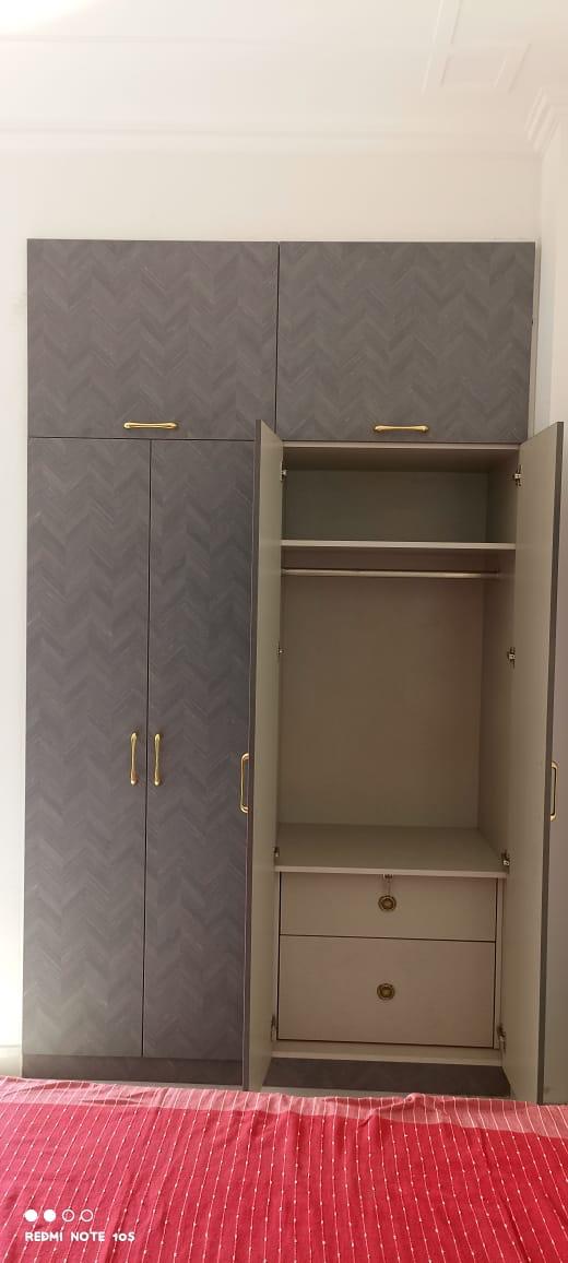 Wardrobe 30